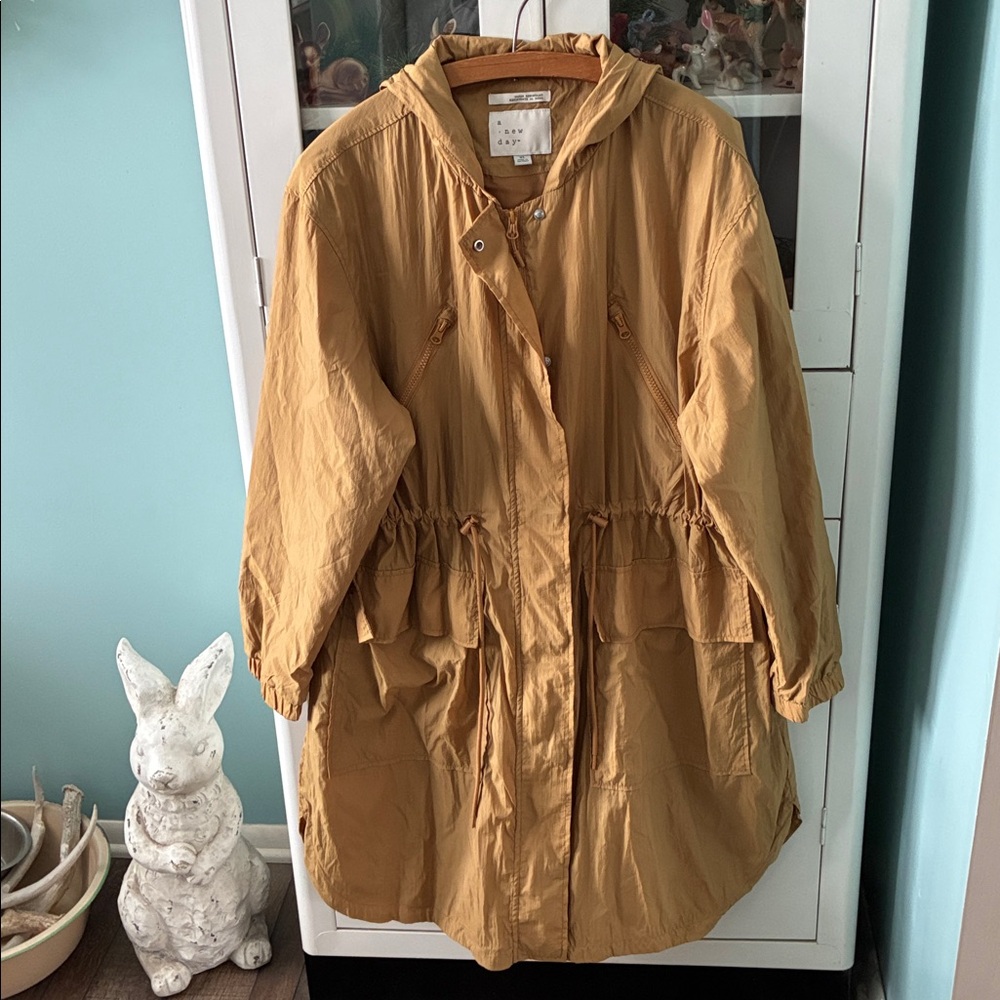 A New Day sz Xl Tan Hooded Water Resistant sz XL Jacket like new!